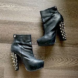 Steve Madden Black Studded Ankle Boots